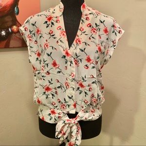 Triple Seven Floral Blouse Size M